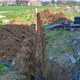 EKO-BUD USŁUGI WODNO-KANALIZACYJNE, BUDOWA PRZYŁĄCZY - Wykopy pod instalacje energetyczną