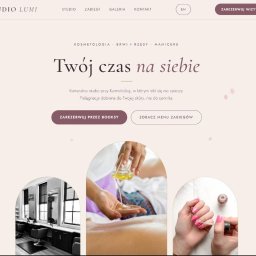 Done72 - Elegancki projekt strony internetowej dla 'Studio Lumi' w beżowej kolorystyce, z nagłówkiem 'Twój czas na siebie', przyciskami rezerwacji i sekcją z trzema okrągłymi zdjęciami zabiegów.