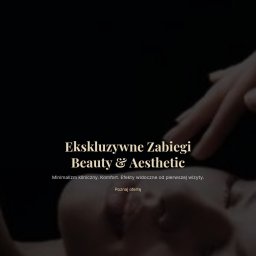 Verelumiere - Zrzut ekranu eleganckiej strony głównej serwisu Glow Aesthetics z ciemnym tłem, jasnym menu nawigacyjnym i nagłówkami o zabiegach beauty, z subtelnym zdjęciem osoby w tle.