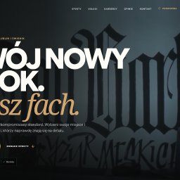 VoxelForge Sp. z o.o. - Strona główna Burdan Barber z nagłówkiem 'TWÓJ NOWY LOOK. Nasz fach.', ciemnym tłem, złotymi akcentami i stylizowanym napisem 'FRYZUR MĘSKICH' w tle. Widoczne menu i przyciski CTA.