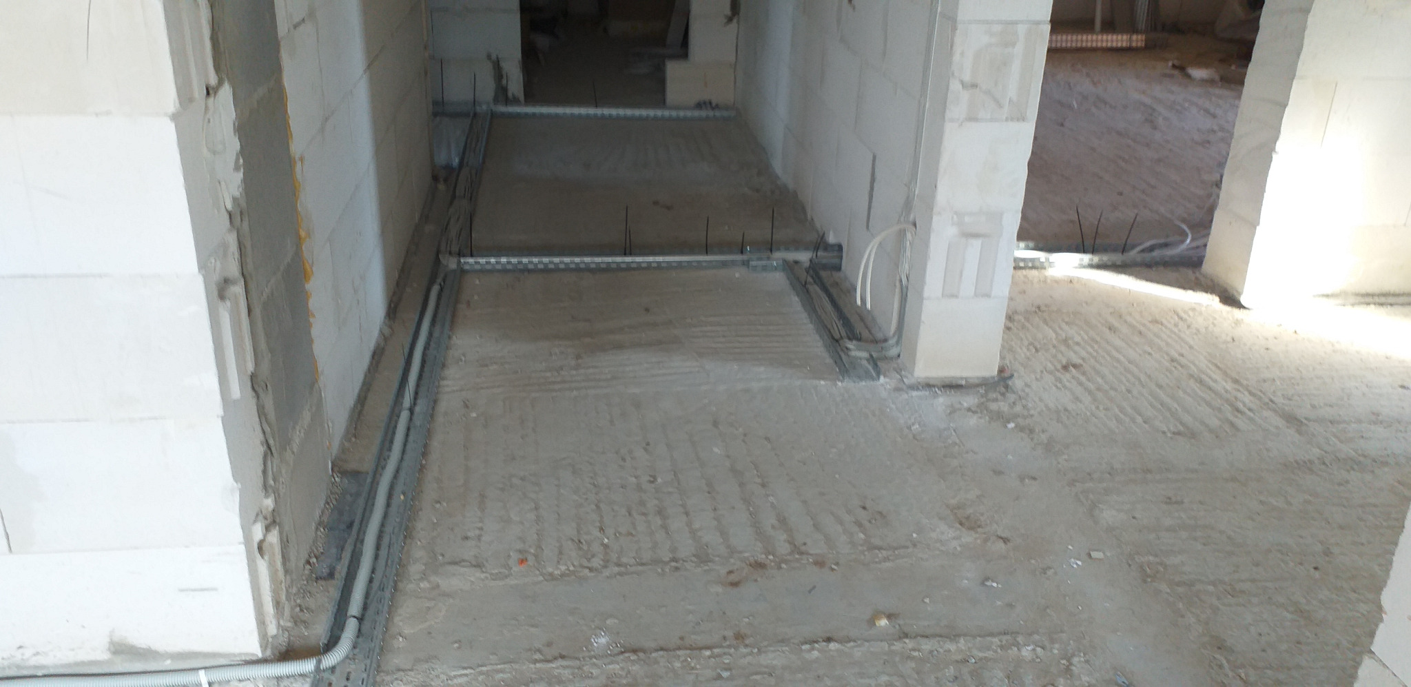 Kolejna instalacja elektryczna.