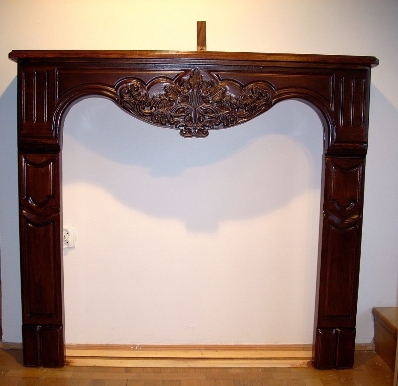 PORTALE I OBUDOWY KOMINKOWE z litego drewna