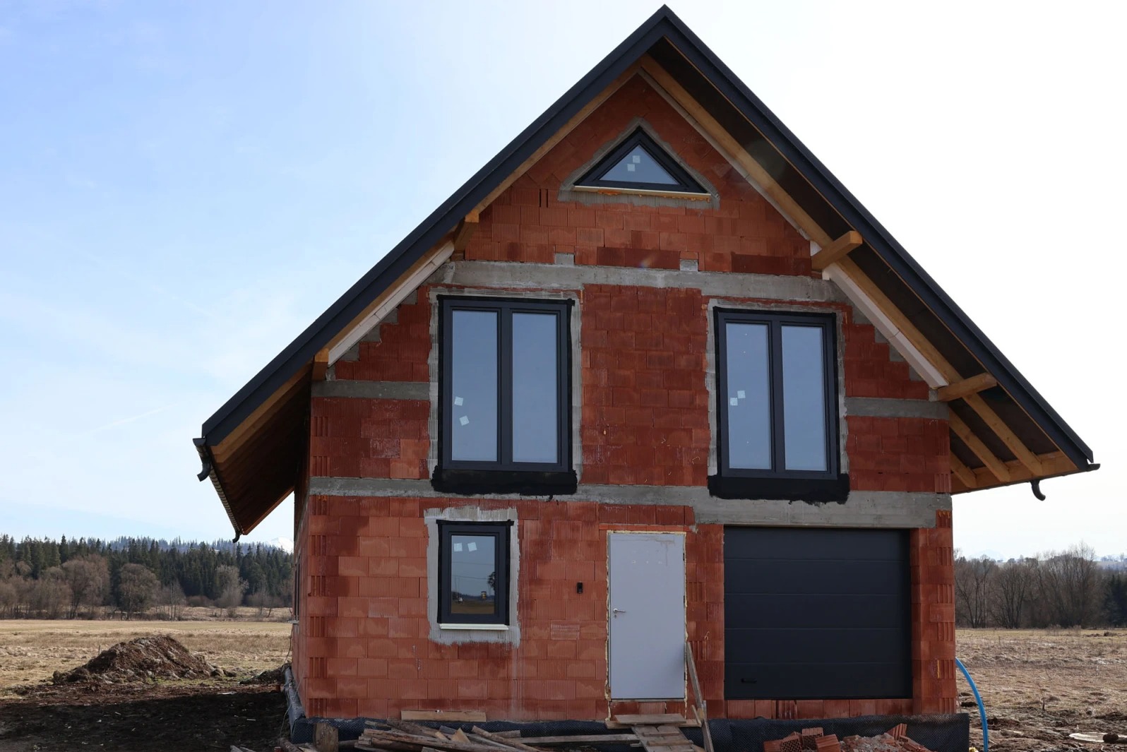 Okna grafitowe - realizacja