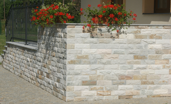 Elewacja z kamieni naturalnych