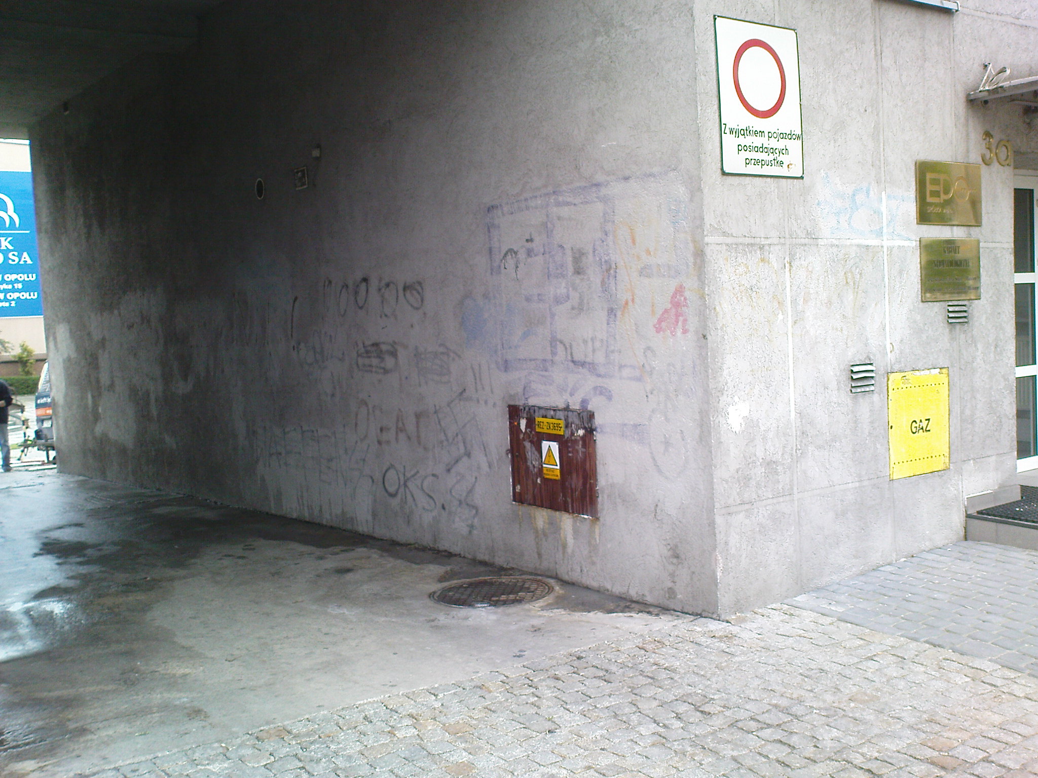 Zabezpieczanie przed graffiti, usuwanie graffiti.