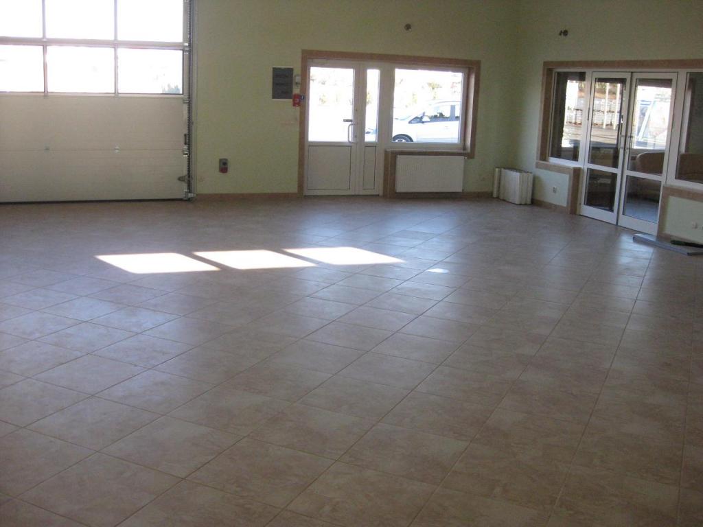 WYNAJMĘ Pod Handel i Usługi,lub DYSTRYBUCJĘsklep, 370 m2