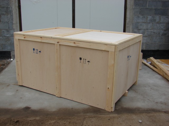 Skrzynie i palety