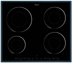 Czarna płyta indukcyjna Whirlpool z czterema polami grzejnymi, widok z góry na czystą powierzchnię, gotowa do podłączenia, z widocznymi symbolami sterowania dotykowego.