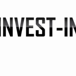 Logo firmy INVEST-INSTAL sp. z o.o. z niebieskim, geometrycznym symbolem po lewej i czarnym napisem nazwy firmy na białym tle.