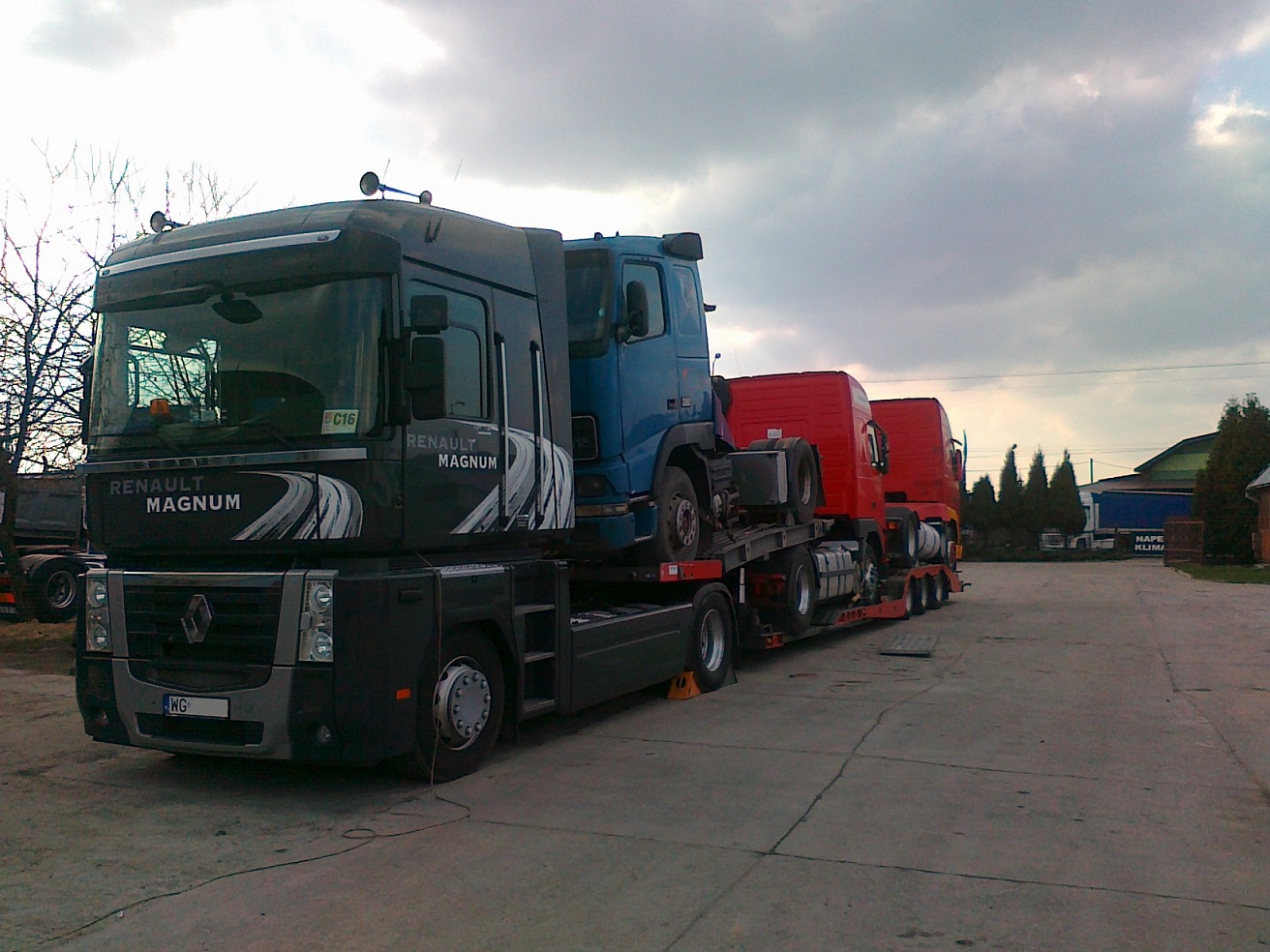 transport samochodów ciężarowych, ciągników siodłowych. maszyn kołowych