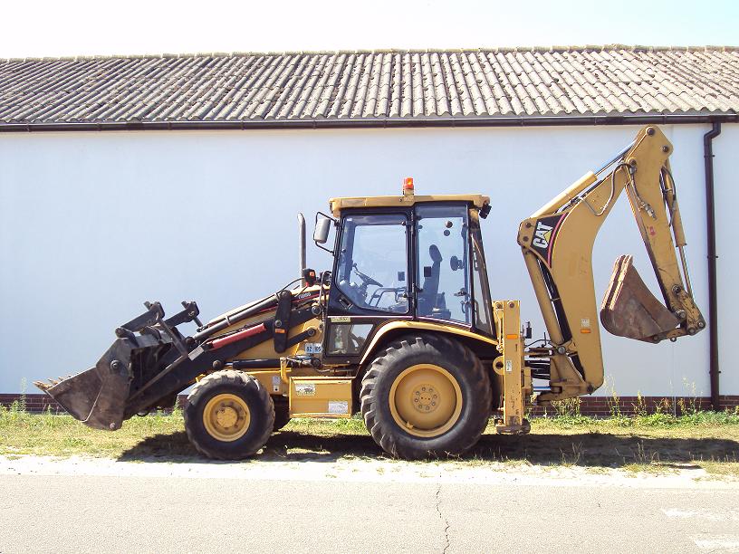 Koparko-Ładowarka - Usługi / Wynajem / Tanio / Solidnie / Kórnik