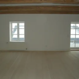 Deska podłogowa lita.