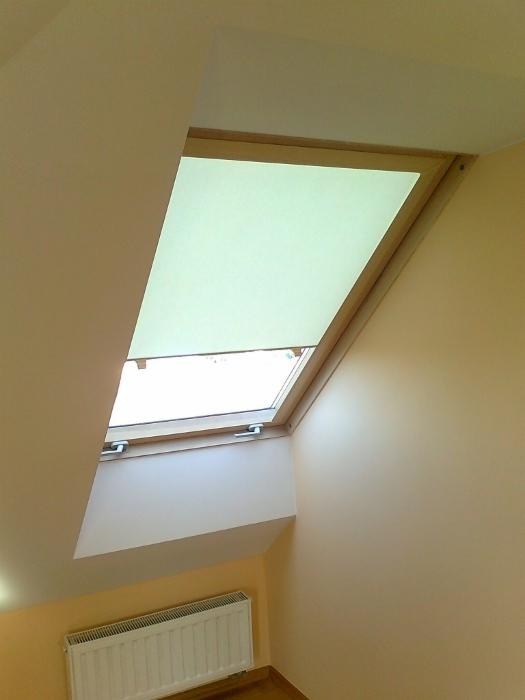 Roletki i moskitiery do okien dachowych