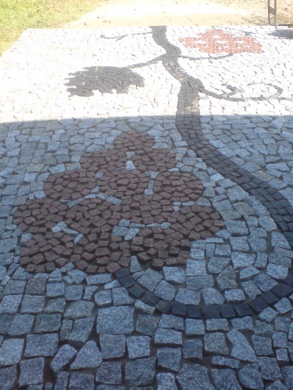 Układanie łupka granitowego