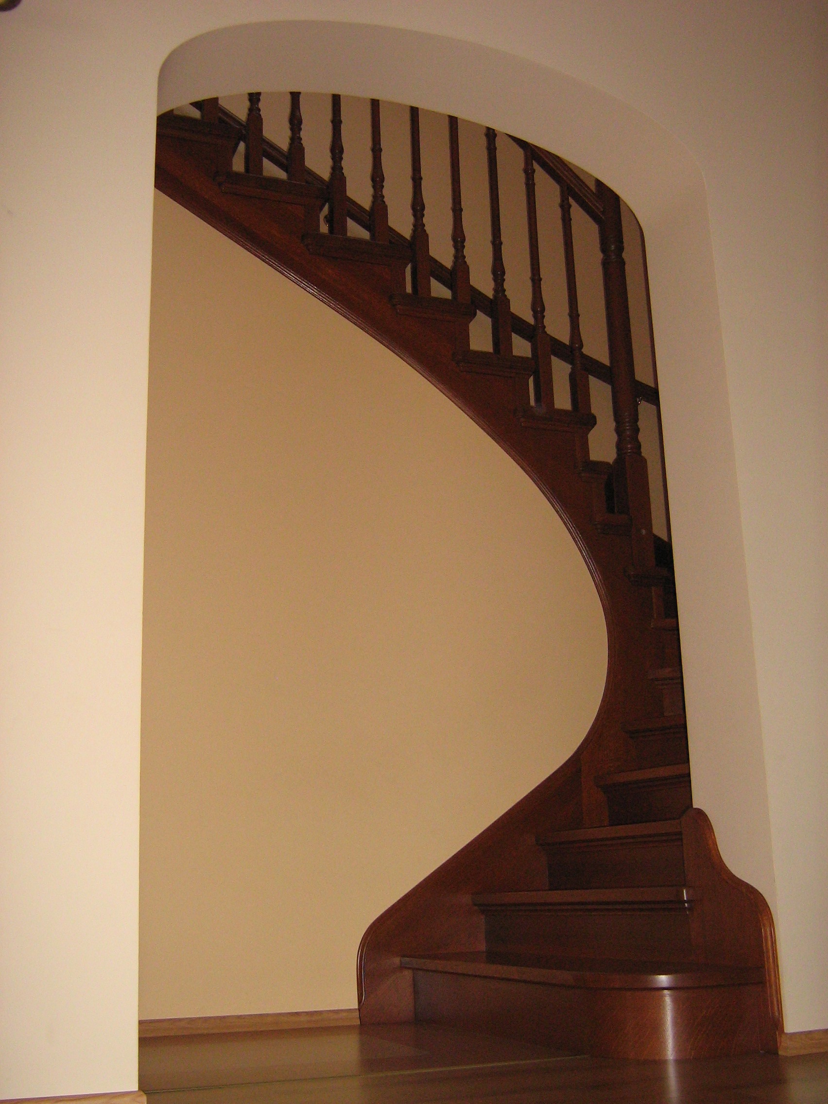 okna dzrwi ,schody parapety -cała stolarka