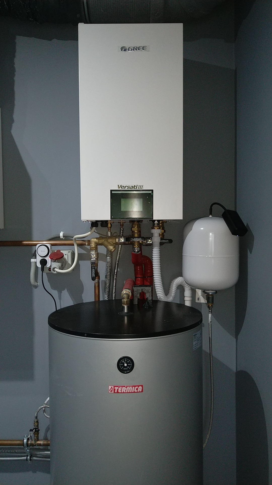 Zamontowana pompa ciepła Gree