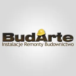 Logo firmy BudArte z żółtym kaskiem budowlanym na literze 'd', pod napisem widnieje tekst 'Instalacje Remonty Budownictwo'.