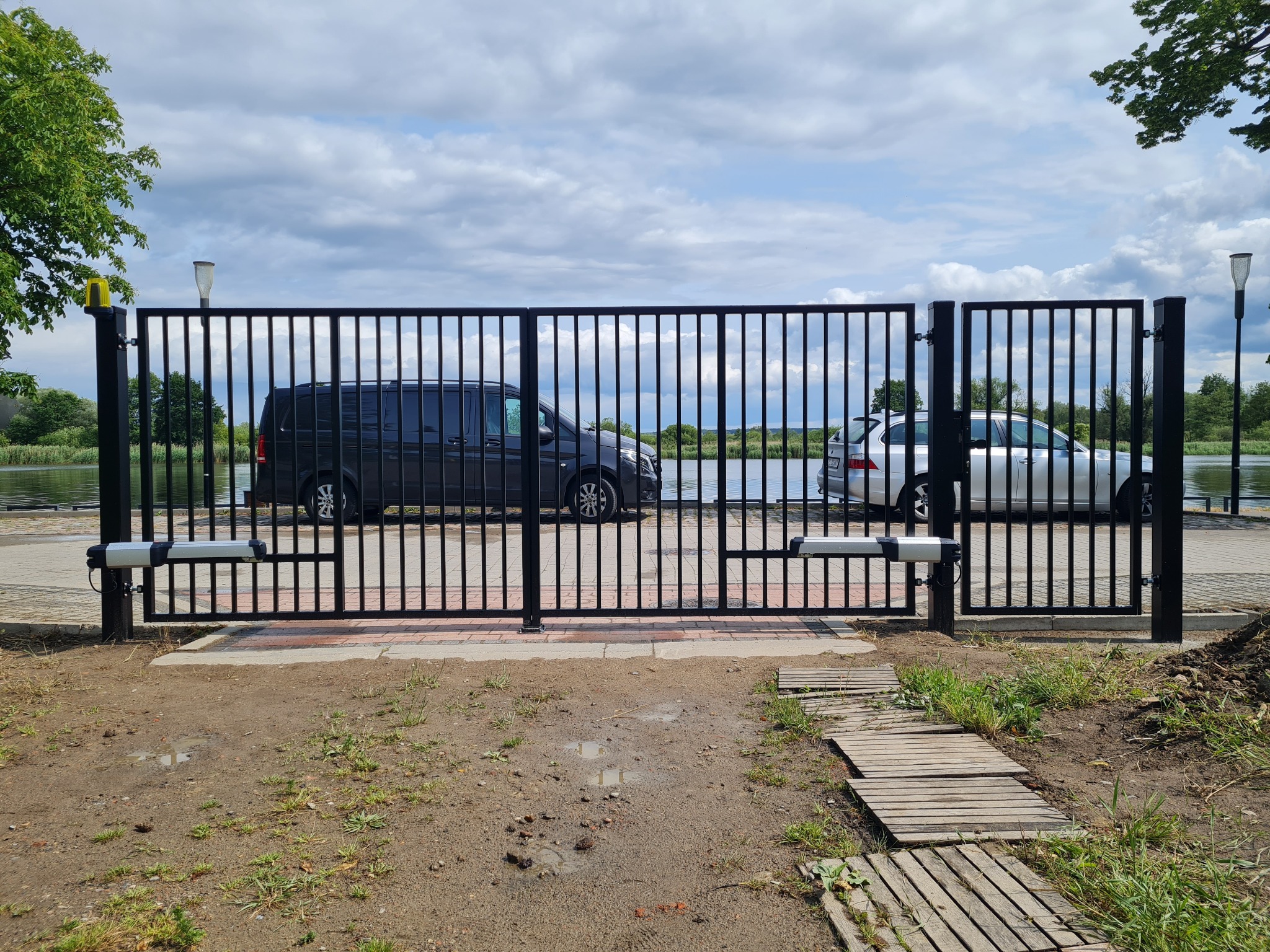 Bramę wjazdowa posesyjna. Konfiguracja podstawa.