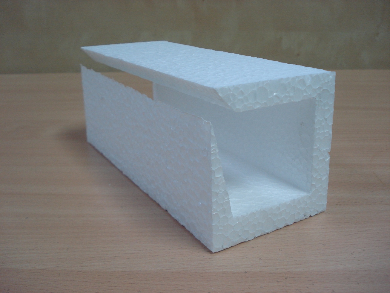 Izolacje styropianowe - tworzywo styropian, styrodur, pianka poliuretanowa