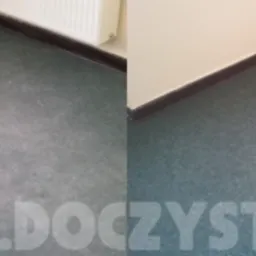 Porównanie stanu dywanu przed i po czyszczeniu, widoczna różnica w kolorze i usunięcie plam, ujęcie z góry, w tle ściana i grzejnik.