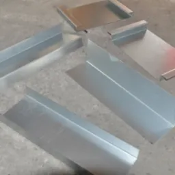 Elementy gięte i obróbki blacharskie