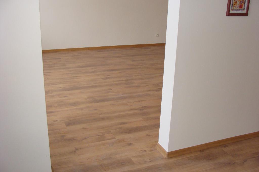 Układanie Paneli podłogowych ,malowanie odświeżanie mieszkań