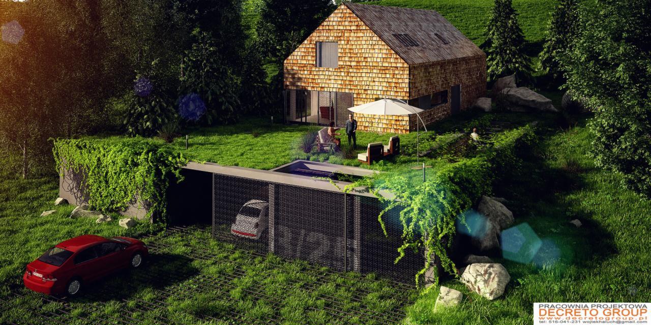 Wizualizacja domu z drewnianą elewacją, garażem ziemnym porośniętym zielenią i czerwonym autem. Na trawniku relaksują się osoby pod parasolem.