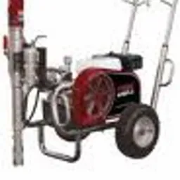 Profesjonalny agregat malarski hydrodynamiczny z wózkiem, widoczny z boku, na białym tle.