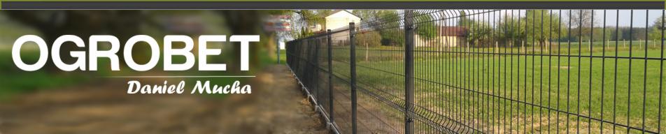 Metalowe ogrodzenie panelowe z podmurówką prefabrykowaną na tle zielonego trawnika i domu jednorodzinnego. Widoczna nazwa firmy OGROBET.