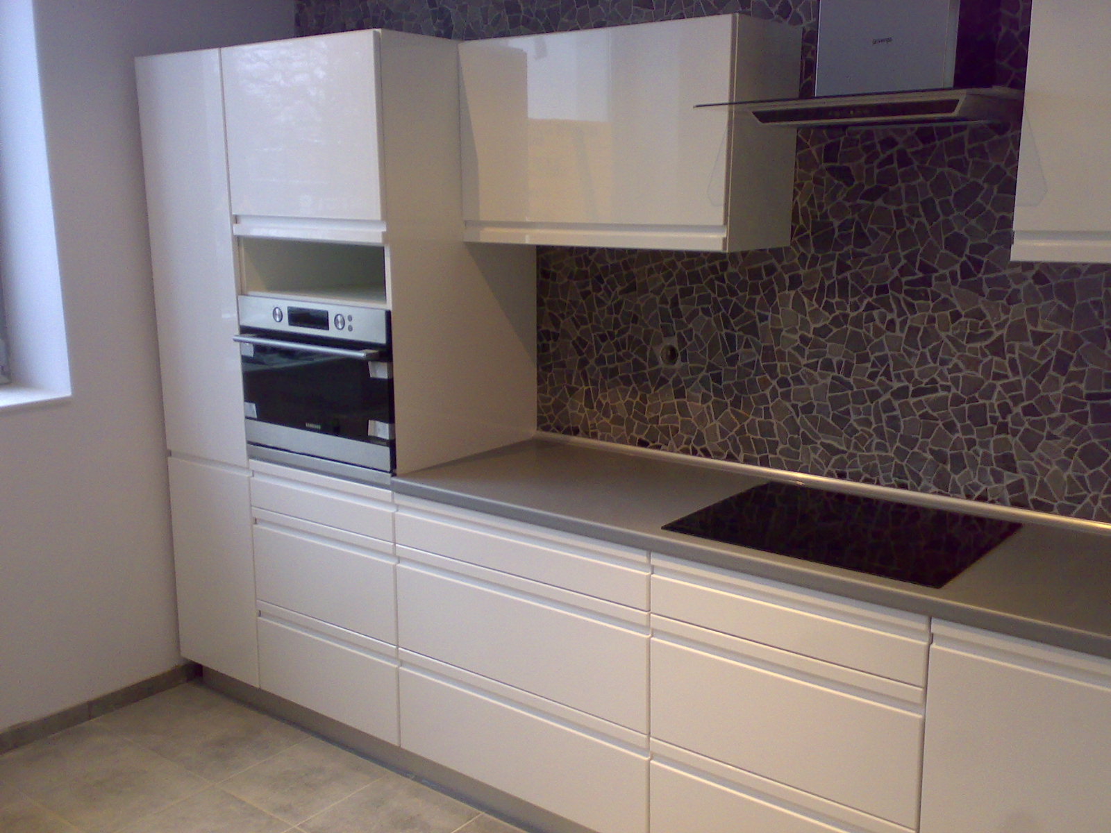 Meble kuchenne, garderoby, szafy