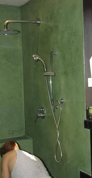 Tadelakt ( wodoodporny tynk) w kabinie prysznicowe