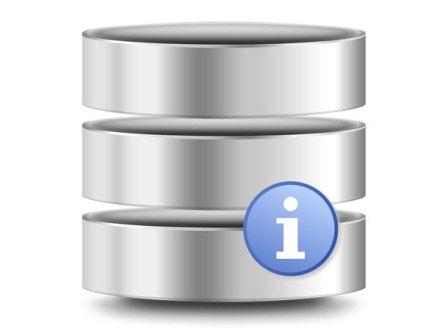 Ilustracja trójwarstwowej bazy danych z niebieską ikoną informacyjną z literą 'i' w prawym dolnym rogu.