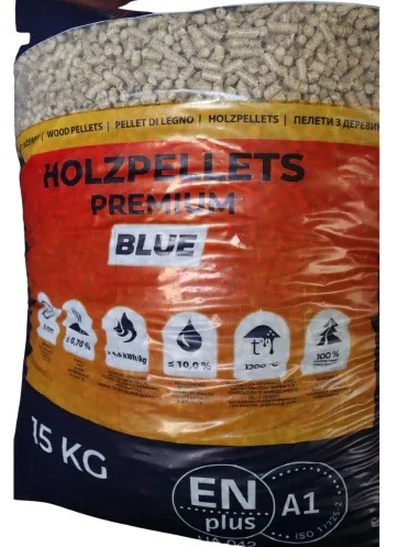 Worek z jasnymi granulkami paliwa opałowego, widoczne oznaczenia jakości i specyfikacja produktu, w tym certyfikat ENplus A1.