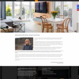 Jasne wnętrze mieszkania z dużymi oknami, widok na salon z białym stołem i drewnianymi krzesłami, minimalistyczny design.