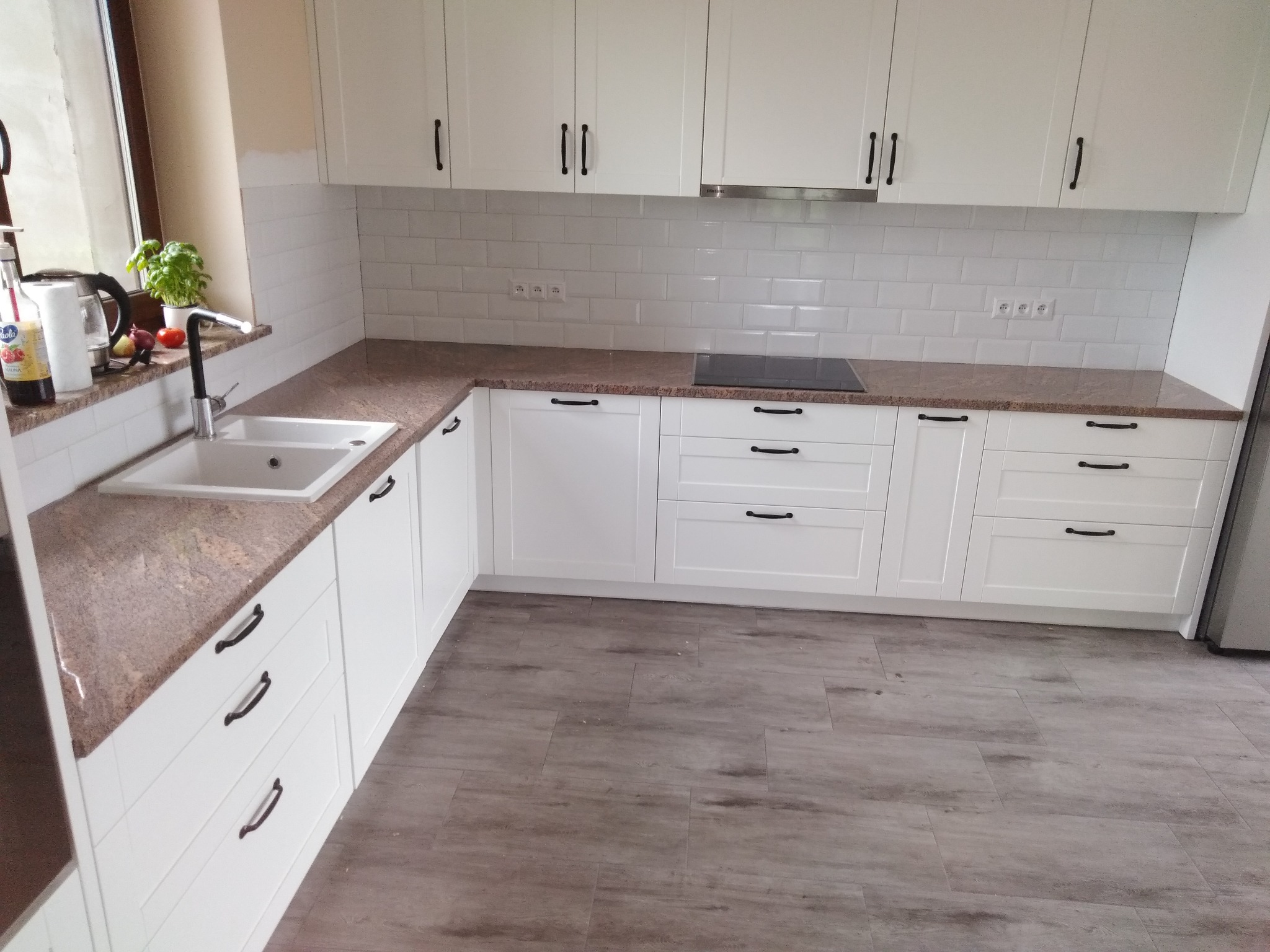 blaty kuchenne granitowe