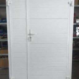 drzwi dwuskrzydłowe w kolorze białym na indywidualne zamówienie klienta. 