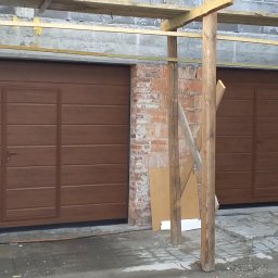 bramy garażowe segmentowe z drzwiami przejściowymi 