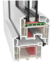 Przekrój poprzeczny białego profilu okiennego PCV, ukazujący wielokomorową budowę i elementy uszczelniające.