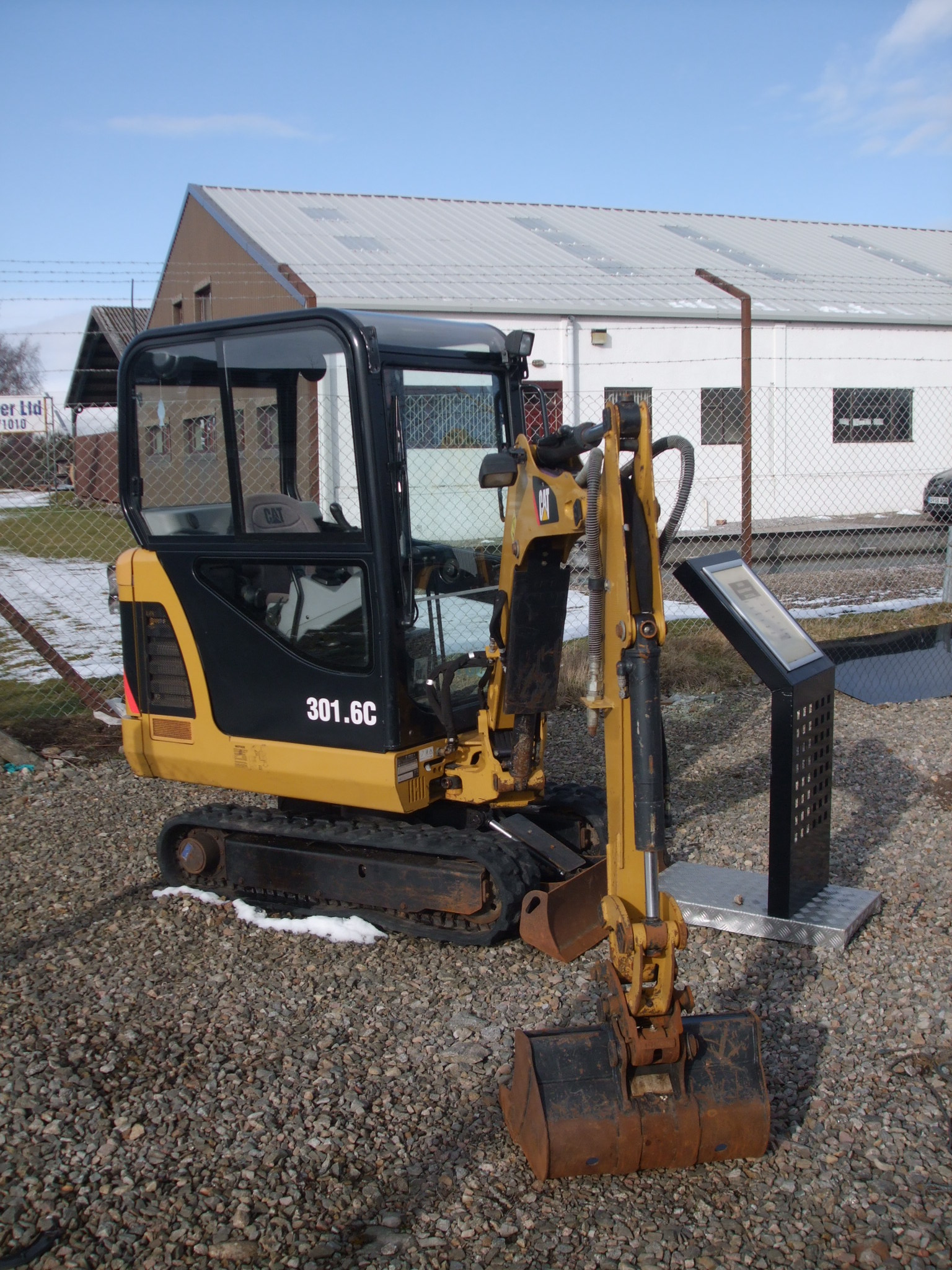 Wynajem Sprzętu Budowlanego Minikoparkia Caterpillar