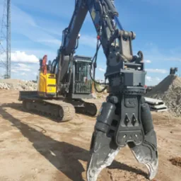 Do rozbiórek posiadamy wszystkie potrzebne urządzenia.