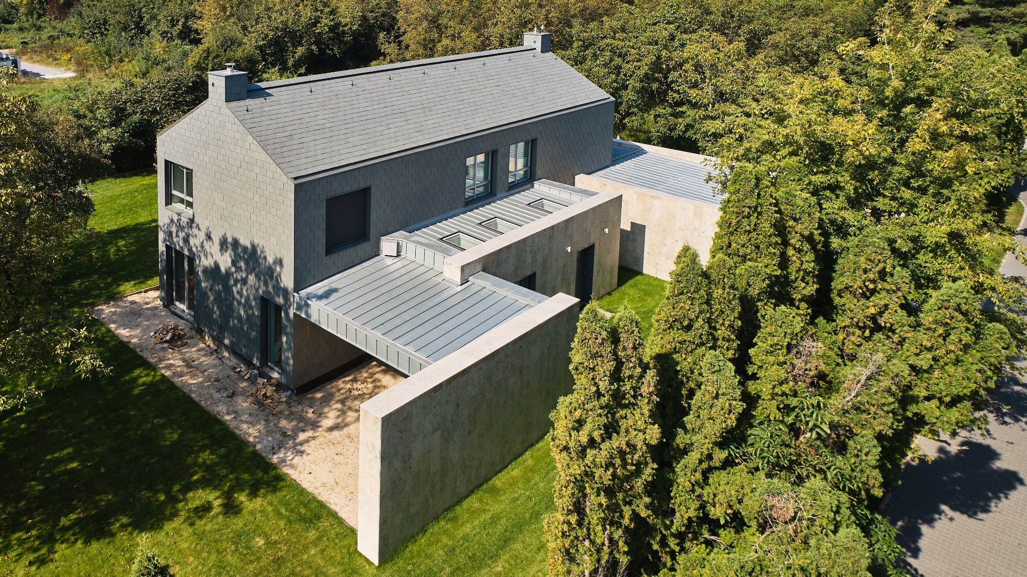 Lokalizacja: Warszawa, Wilanów Biuro projektowe: 2K Studio Zakres prac: stan surowy + stan deweloperski