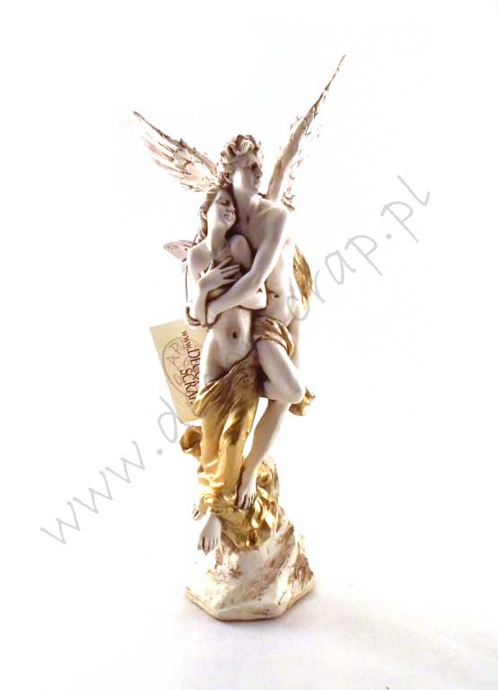 Figurka dekoracyjna przedstawiająca parę aniołów w objęciach, z elementami złota, na białym tle.