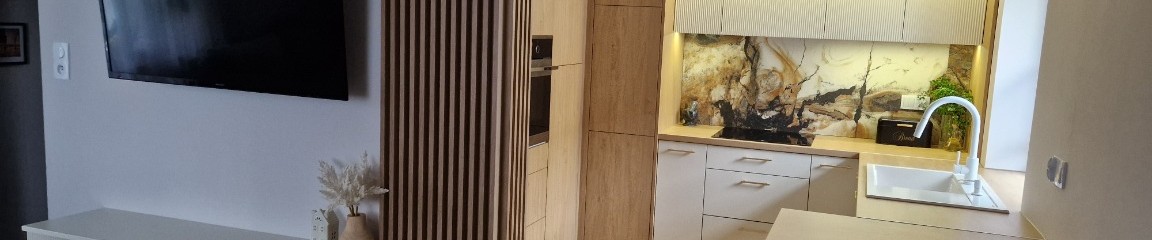 Zdjęcie w tle firmy TOMEBEL